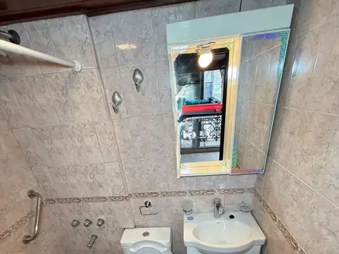 Depto Tipo Casa en Alquiler 90 años
