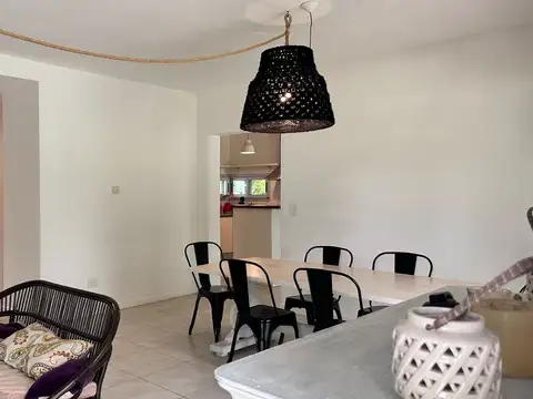 Casa en Alquiler con 1 cochera