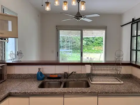 Casa en Alquiler al Este