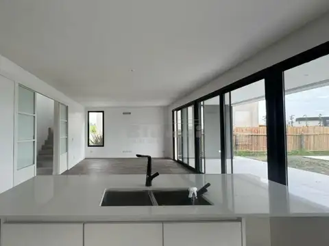 Casa en Venta al Oeste