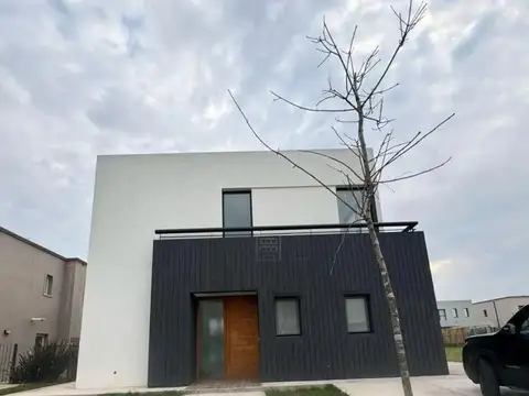 CASA EN VENTA EN VILA MARINA 2 - PISCINA - DIQUE LUJAN - TIGRE - A ESTRENAR - PERMUTA - APTO CREDITO