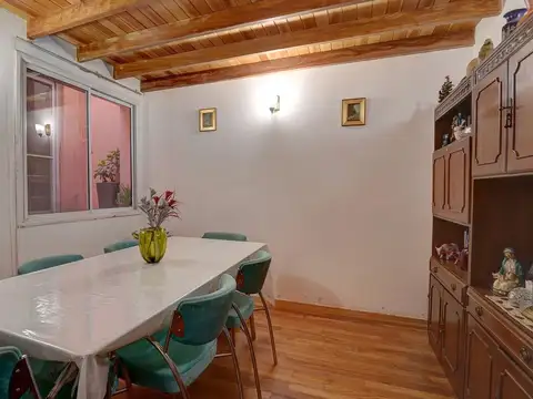 Casa 4 ambientes con 1 baño