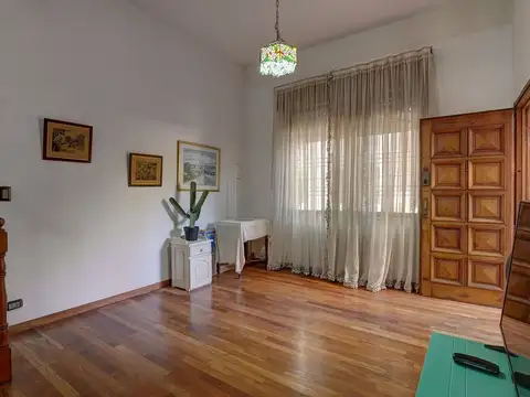 Venta - Casa 4 ambientes con terraza - Floresta