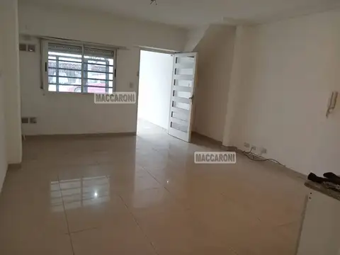 Depto Tipo Casa en Alquiler de 1 dormitorio