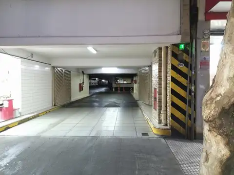 Cochera en venta - Barrio Norte