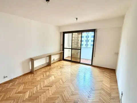 España 600, Piso 7°