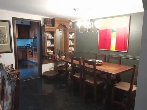 VENTA CASA DE CATEGORIA 5TA SECCIÓN APTA CRÉDITO