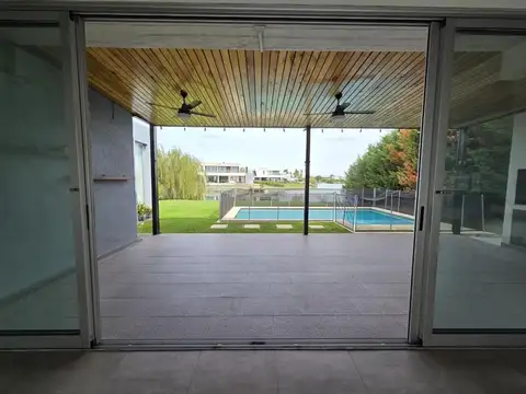 Casa A La Laguna 3 Dormitorios Muelle Propio El Cantón Norte