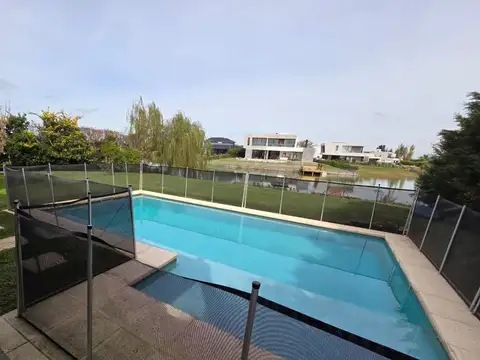 Casa en Alquiler de 3 dormitorios