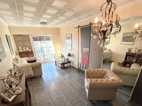 Departamento 4 ambientes con 2 baños