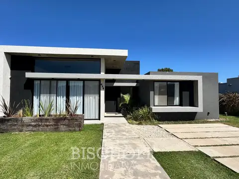 Casa en Venta en Barrio Residencial 1 – Costa Esmeralda