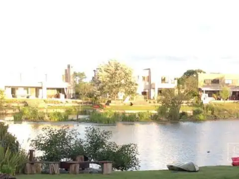 Av Santa Maria de las Conchas  al 4200