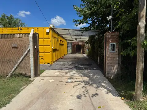 Casa en Venta con 3 cocheras