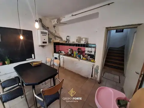Casa 4 ambientes con 2 baños