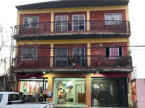 VENDO EDIFICIO DE 3 PLANTAS 