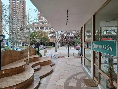 Pinamar Centro. Local con Renta en dolares