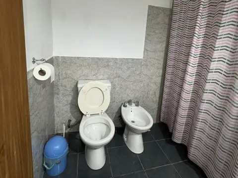 CASA Y DEPARTAMENTO IDEAL 2 FAMILIAS