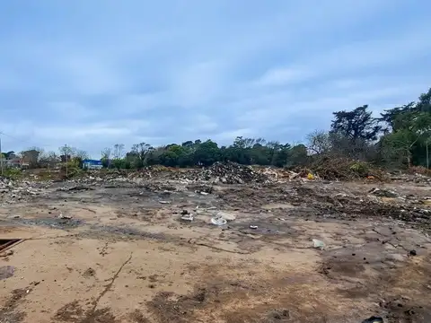 Terreno en Venta en Otro, USD 290.000