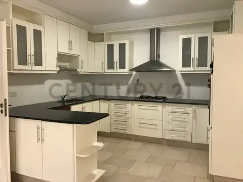 Casa en alquiler en Pilar