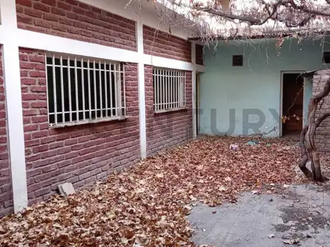 VENTA – SALÓN COMERCIAL ESQUINA, Cuarta Sección.