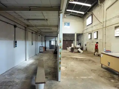 Depósito en venta - 1 Baño - Boca