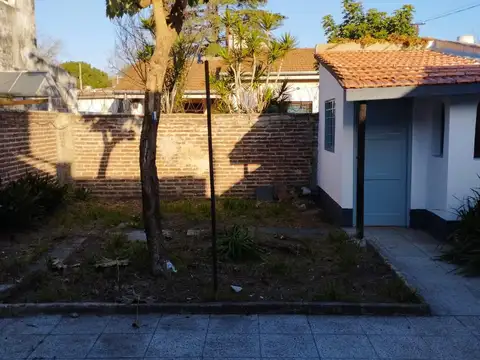 LINDA CASA CON AMBIENTES AMPLIOS
