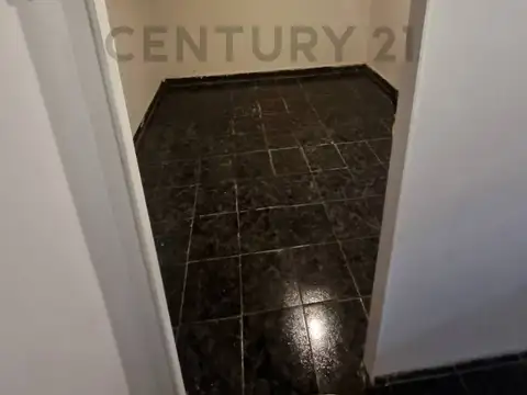 Aristóbulo Del Valle 300, Piso 0