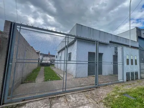 Local Industrial y comercial en venta Lote 304m2