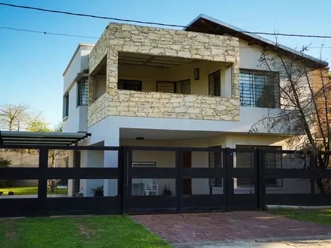 Casa en Venta en Pueblo Esther, Rosario