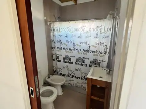 Casa 3 ambientes con 1 baño