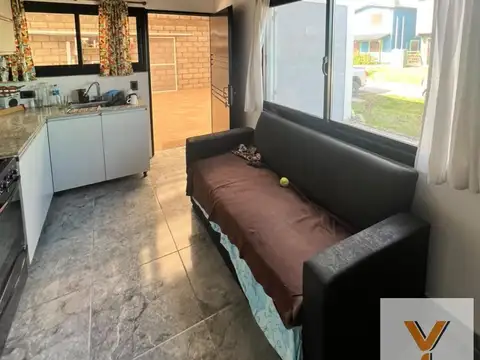 Casa   2 departamentos a la Venta - 2 Dormitorios 1 Baño - 405mts - Santa Clara Del Mar
