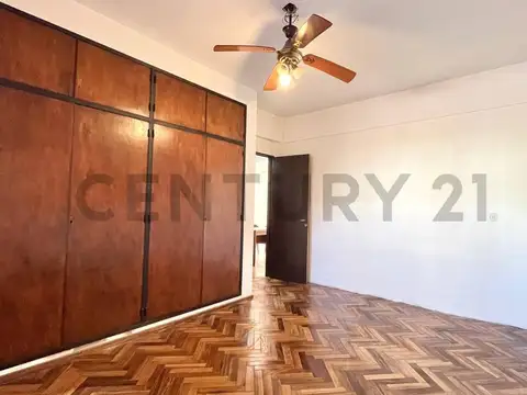 Jonh Keneddy 4700, Piso 0