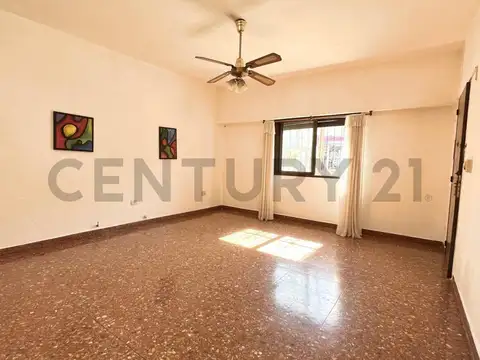 VENTA CASA 3 AMB + 5 MONOAMBIENTES , ADOLFO SOURDEAUX