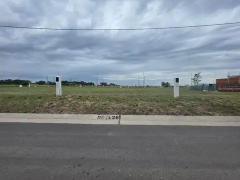 LOTE EN VENTA 250m2 RESIDENCIAL DOCTA CENTRAL FONDO NORTE