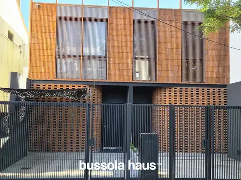 Duplex a estrenar  en venta  3 dormitorios  jardín y cochera Olivos