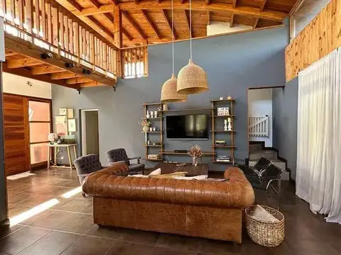 Casa en Alquiler de 3 dormitorios