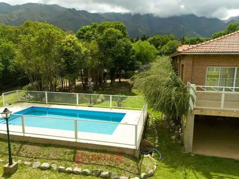 Casa 2 ambientes con 1 baño