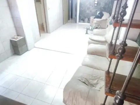 Venta casa .de cuatro ambientes en San justo