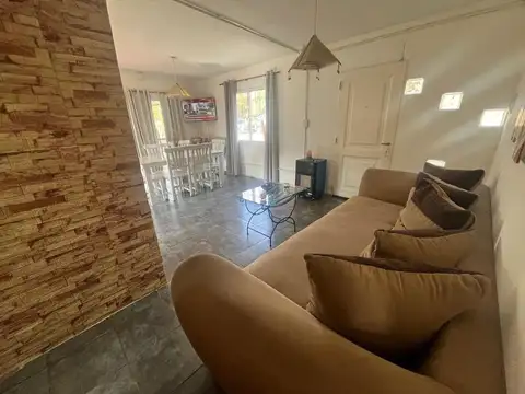 Casa 3 ambientes con 1 baño