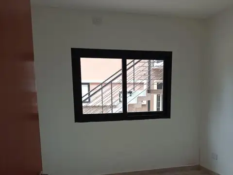 Casa PB c/cochera Complejo Bufó Bouchard Moreno ALQUILER