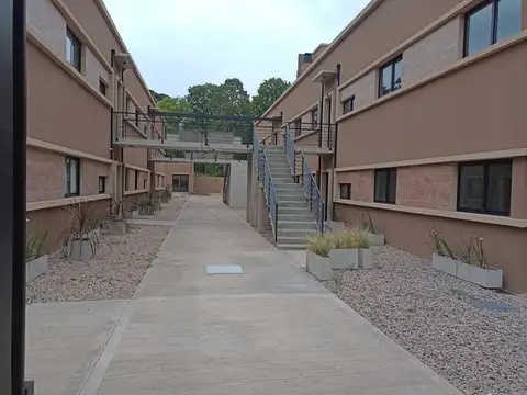Depto Tipo Casa en Alquiler de 3 ambientes