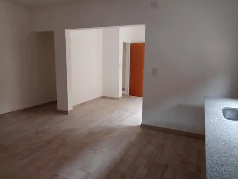 Depto Tipo Casa en Alquiler en Moreno, $ 750.000