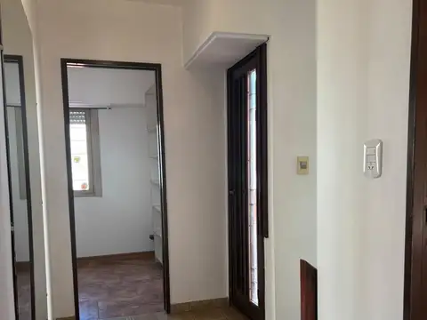 Depto Tipo Casa en Alquiler con 1 cocheras