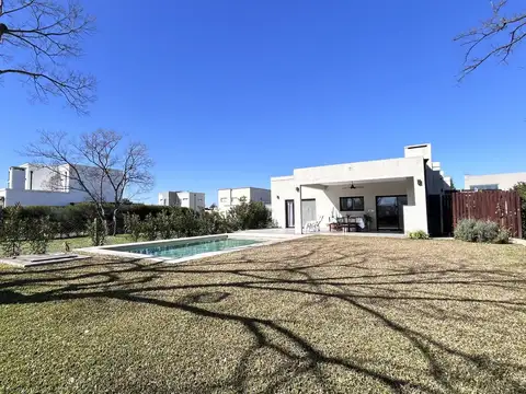 Casa en Venta con 1 cochera