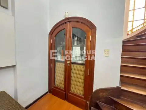 ALQUILER CASA ESTILO FRANCES 8 AMBIENTES USO COMERCIAL/PROF