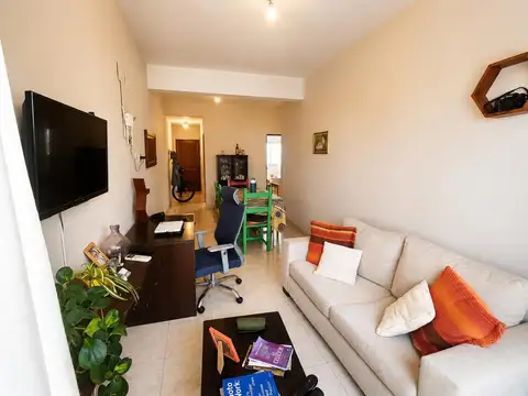 Santiago Morales 700