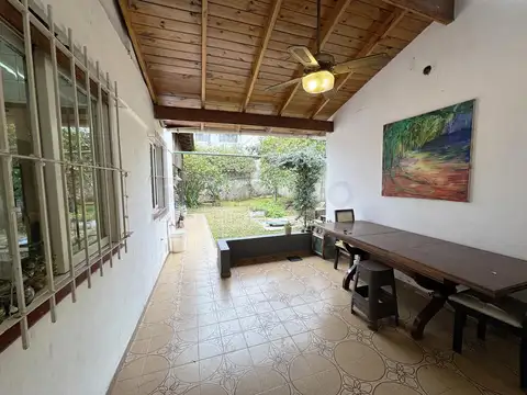 CASA 4 AMBIENTES CON JARDÍN, GARAGE, QUINCHO Y GALERÍA