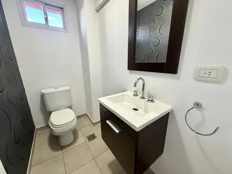 Departamento 2 ambientes con cochera en excelente ubicación.