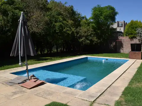 Casa 19 ambientes con 5 baños