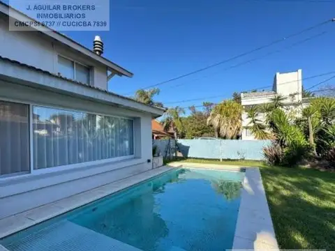 Casa 5 ambientes con 4 baños